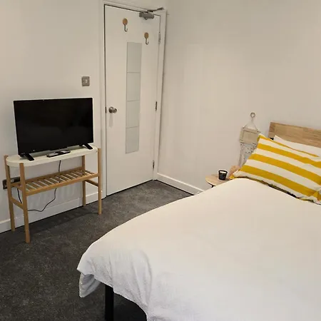 Rooms - Breakfast Free In Private House, Alross Group Norwood Exterior photo