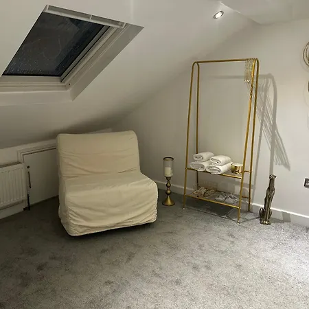 Rooms - Breakfast Free In Private House, Alross Group Norwood Exterior photo