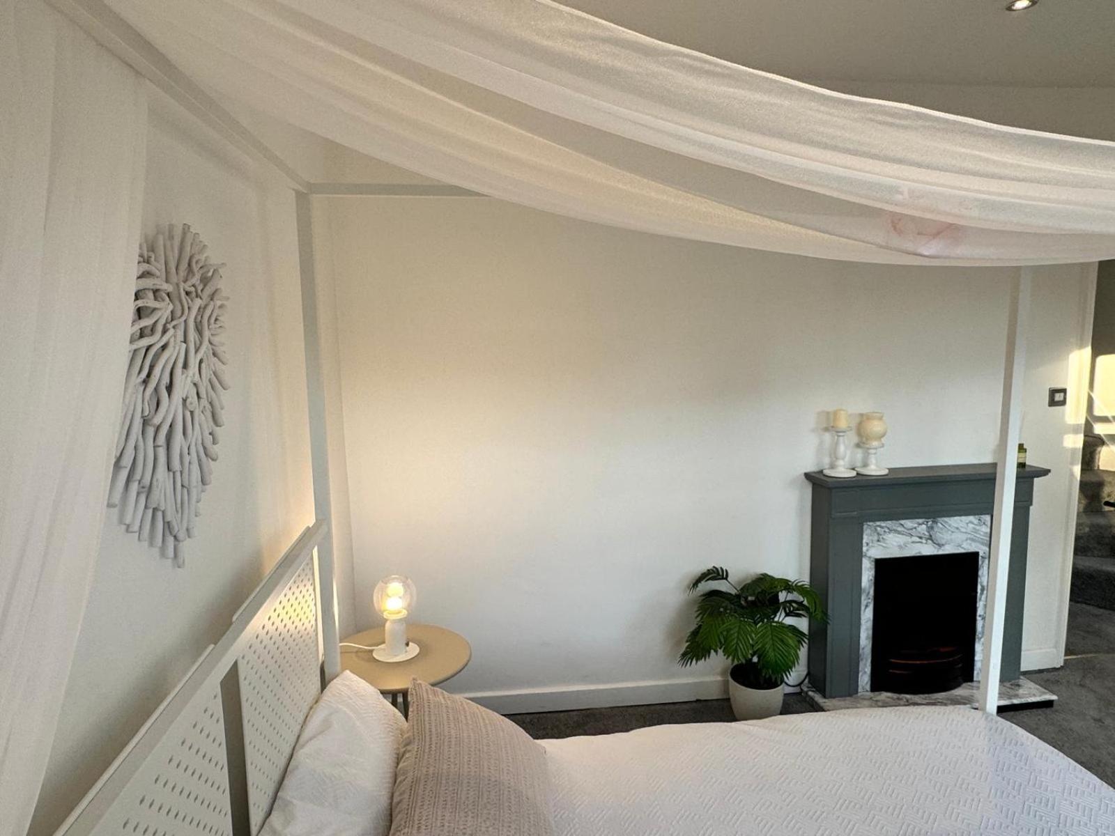 - Breakfast Free In Private House, Alross Group